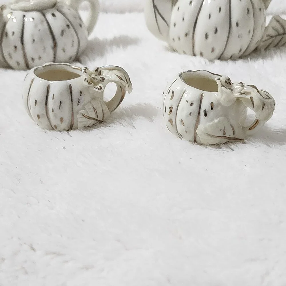 Ceramic, Mini Tea Set, Tea Pot, Sugar Bowl, Cream and two Cups, two have lids. - Picture 6 of 6